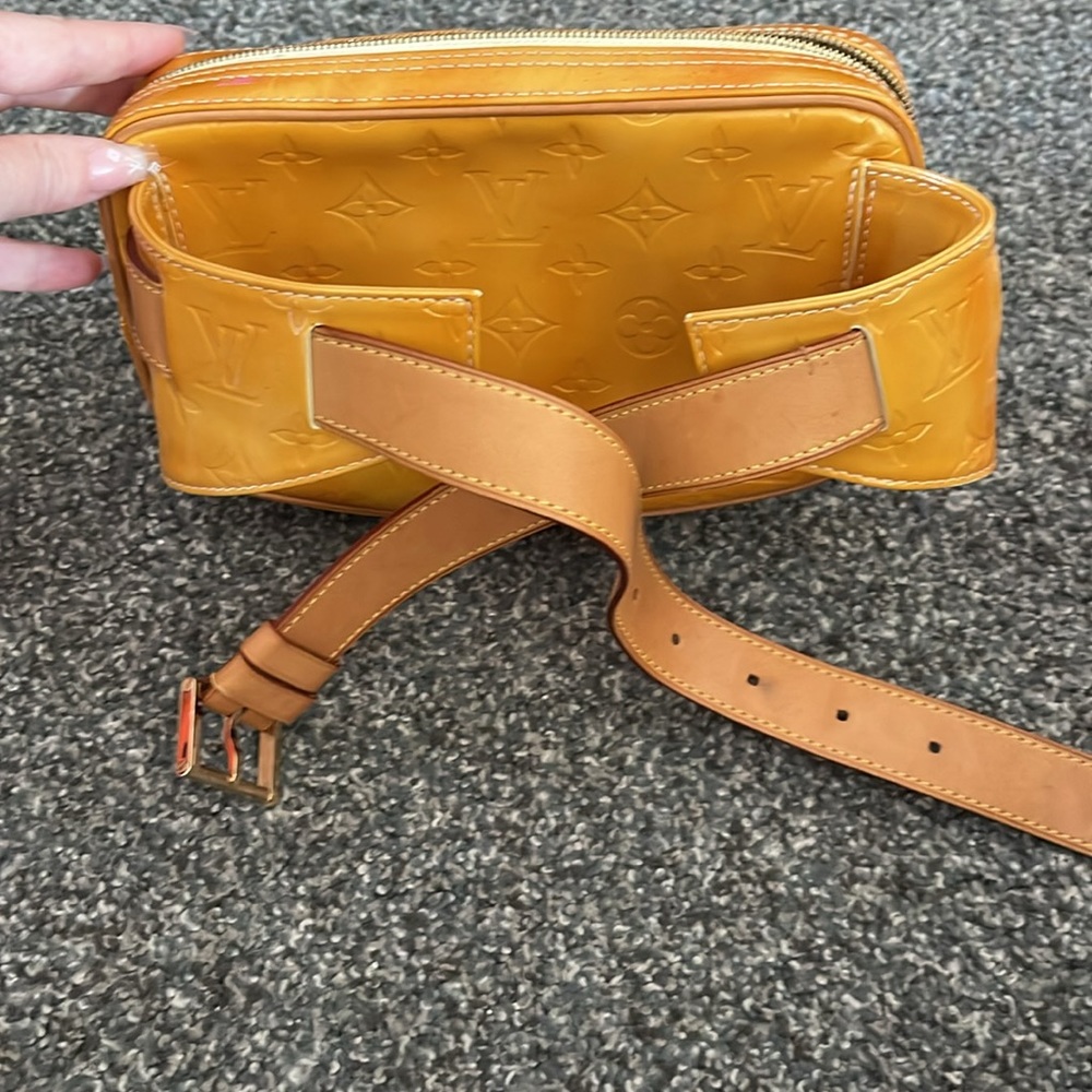 Louis Vuitton Vernis Belt Bag | Yellow - Picture 4 of 5